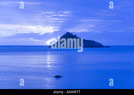 Sunrise over Thatcher Rock, Torquay, Inghilterra Foto Stock