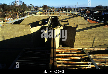 Centro città negozi ed appartamenti in costruzione in Woodbridge, Suffolk REGNO UNITO. Foto Stock