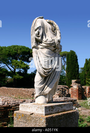 Decapitati statua in Ostia Antica Roma, Italia Foto Stock