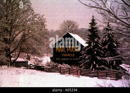 Scena invernale di Mail Pouch barn nelle zone rurali a noi Foto Stock