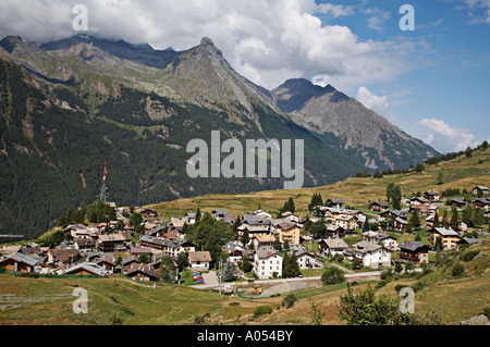 La Route 8 e 8A a Lac Gimillan Lussert vicino a Parco Nazionale del Gran Paradiso Italia Foto Stock