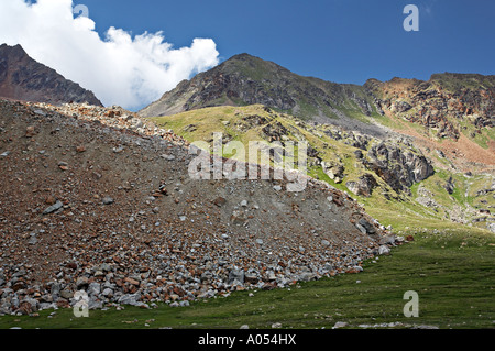 La Route 8 e 8A a Lac Gimillan Lussert vicino a Parco Nazionale del Gran Paradiso Italia Foto Stock