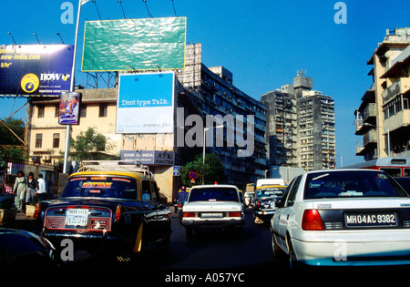 Mumbai (ex Bombay ) India traffico e gente di affari e traffico Foto Stock