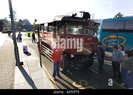 Sentinel vapore Bus passeggero guida circa Bowness on Windermere Parco Nazionale del Distretto dei Laghi Foto Stock