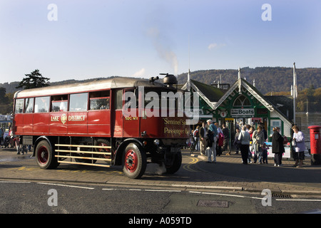 Sentinel vapore Bus passeggero guida circa Bowness on Windermere Parco Nazionale del Distretto dei Laghi Foto Stock