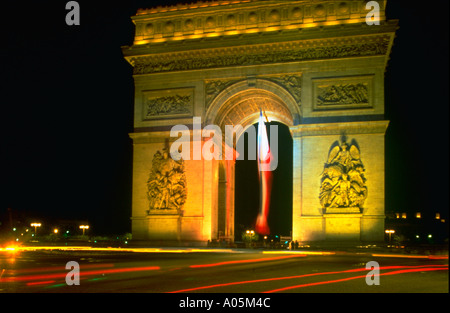 L'Arc de Triomphe di notte Parigi Francia Foto Stock