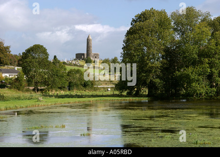 L'Irlanda County Mayo Turlough Turlough Park Country Life Museum i giardini e la torre rotonda Foto Stock