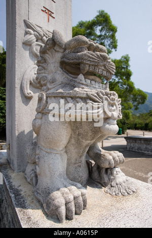 Custode lion statua al Monastero Po Lin sull'Isola di Lantau in Hong Kong Foto Stock