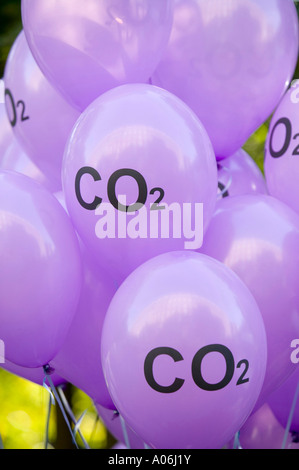 Co2 palloncini a contare i cambiamenti climatici nel rally di Londra, Regno Unito Foto Stock