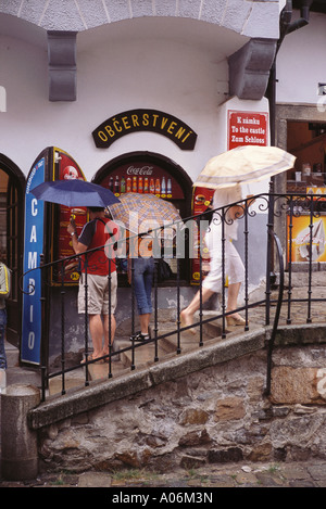 Snack bar in via Cesky Krumlov Repubblica Ceca Foto Stock