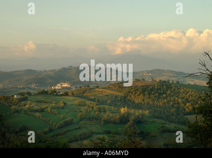 Monterchi nella distanza Toscana e Umbria. Autunno Autunno Foto Stock