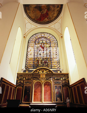 Interno Altare chiesa di St Edmund il re e martire Lombard Street London Foto Stock