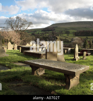 Downham, Lancashire, St Leonards Chiesa cantiere, vista di pendle hill, in Ribble Valley,UK, Europa Foto Stock