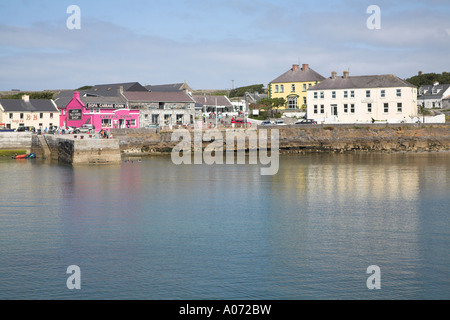 Kilronan porto e villaggio, Isole Aran, Inishmore, County Clare, Irlanda Foto Stock