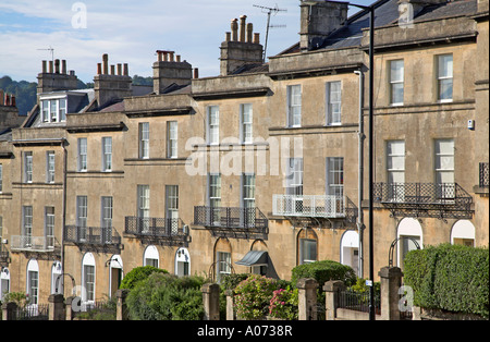 Georgiani terrazzati alloggiamento Deluxe Doubles Hill, Bath, Somerset, Inghilterra Foto Stock