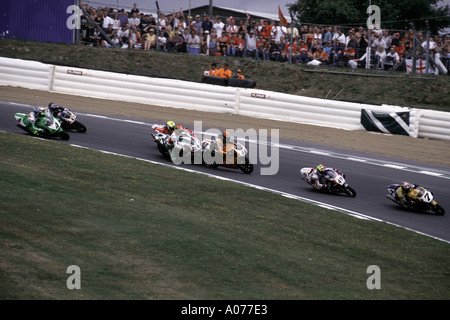 Il Mondiale Superbike crash Brands Hatch round europeo Agosto 2000 Foto Stock