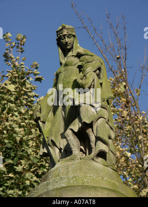 Statua di Ethelfleda che sorge nel parco del Castello di Tamworth Staffordshire. Foto Stock