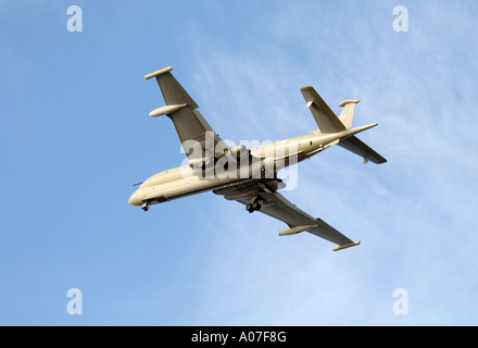 RAF Nimrod HS MR2 a decollare RAF Kinloss Morayshire. 4076-387 XAV Foto Stock