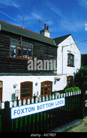 Bloccare i detentori cottage e negozio Foxton blocca fondale Leicestershire in Inghilterra Foto Stock