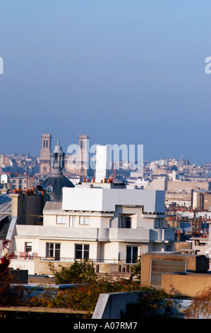 Parigi Francia, panoramica antenna dalla parte superiore con relè 'Telefono' antenne sui tetti 'mobile Phone" del montante Foto Stock