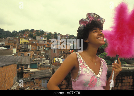 Preparazione per la sfilata delle scuole di samba Favela da Mangueira Il Carnevale di Rio de Janeiro in Brasile Foto Stock