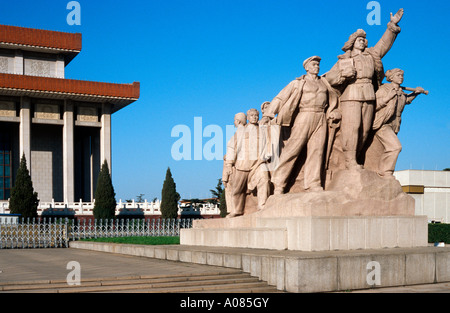 Mausoleo del compianto presidente Mao Zedong (Dec 26, 1893 - Settembre 9, 1976) su Piazza Tiananmen a Pechino. Foto Stock