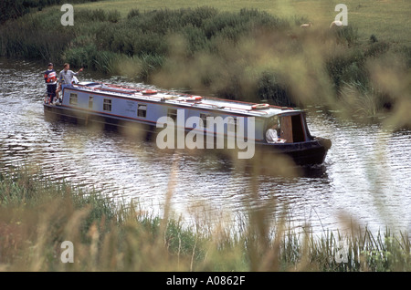 Narrowboat, Fiume Avon, Bidford on Avon, Warwickshire, Inghilterra centrale, Inghilterra, Regno Unito, Europa Foto Stock