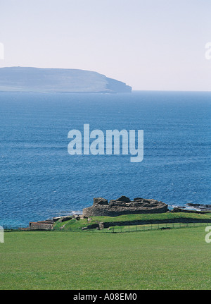 dh Midhowe Broch ROUSAY ORKNEY Iron matura fortificato Eynhallow Sound Foto Stock