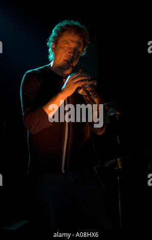 Nils Petter Molvaer dando un concerto dal vivo a Die Scheune Dresden Germania nel mese di novembre 2005 Foto Stock