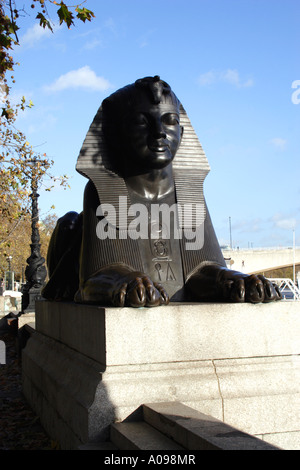 Sfinge a Cleopatras ago Londra Foto Stock