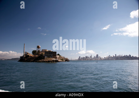 Isola di Alcatraz si trova nel centro della Baia di San Francisco. Foto Stock