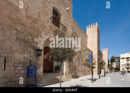 Ingresso al Palau de l'Almudaina (Palazzo Reale) Centro Storico a Palma di Maiorca, isole Baleari, Spagna Foto Stock