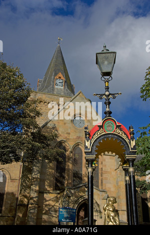 Dornoch Cathedral e il Victorian Fontana Dornoch Sutherland Highland regione vicino a Inverness Foto Stock