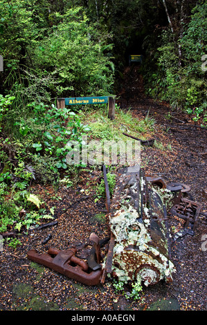 Miniera Alborns del carbone a piedi, Victoria Forest Park, Reefton, Isola del Sud, Nuova Zelanda Foto Stock