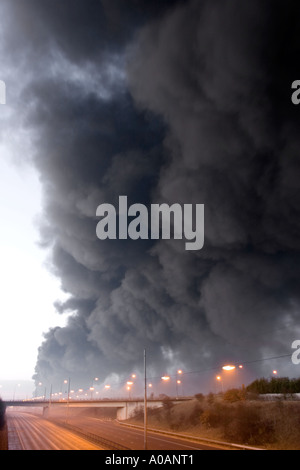 Chiuso autostrada M1 Olio di Buncefield Depot Fire Hemel Hempstead Hertfordshire Foto Stock