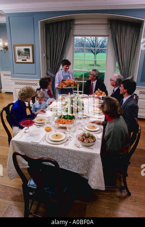 Famiglia cena di ringraziamento modello rilasciato Foto Stock