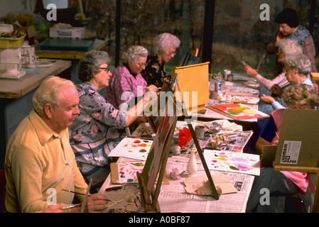 La pittura di classe al Glen Burnie cittadini Senior Center Maryland rilasciato BC25122 Foto Stock