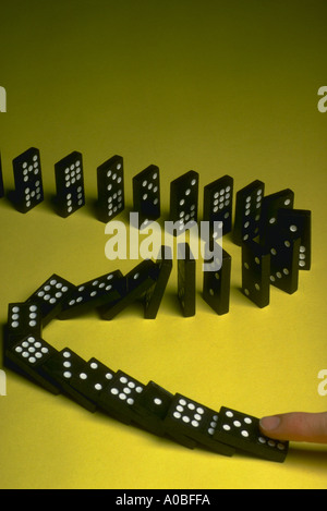 Cause di azione di effetto domino con reazione a catena Foto Stock