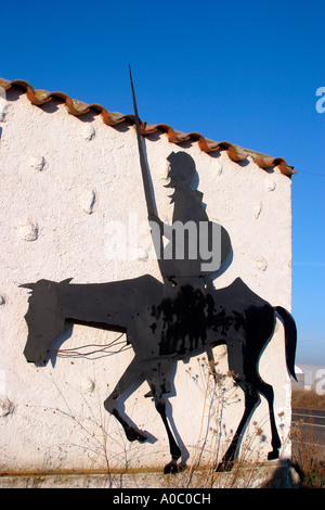 Don Quijote sollievo a parete in Puerto Lapice, Castilla-La Mancha, in Spagna, Europa Foto Stock