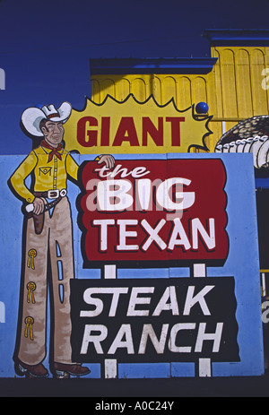 Big Texan Steak Ranch restaurant sign sul percorso 66, Amarillo, Texas, Stati Uniti d'America Foto Stock