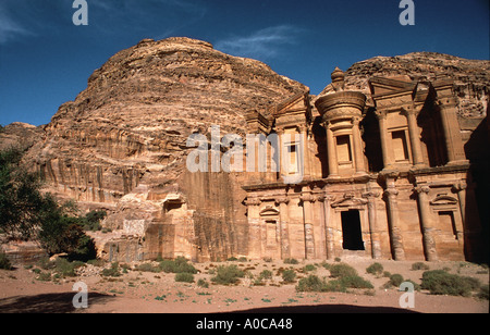 PETRA AL DEIR annuncio dair il monastero cristiano tempio di epoca bizantina Rose Red Rose Red città più famosa attrazione in Giordania Foto Stock