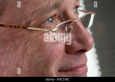 Ritratto di Uomo con occhiali Foto Stock