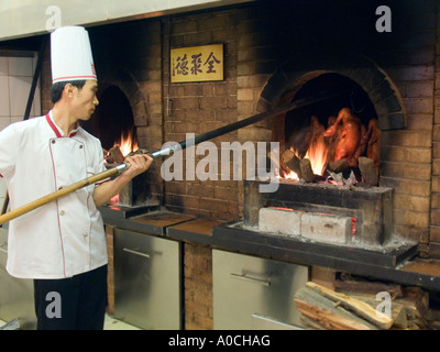 Quanjude, arrosti di anatra alla pechinese ristorante a Pechino. Foto Stock