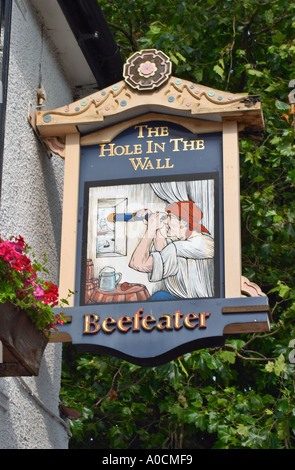 Pub signn. Il foro nella parete pub, bristol. Questo pub è creduto di essere fonte di ispirazione per il cannocchiale inn nell'isola del tesoro di Robert Louis stephenson Foto Stock