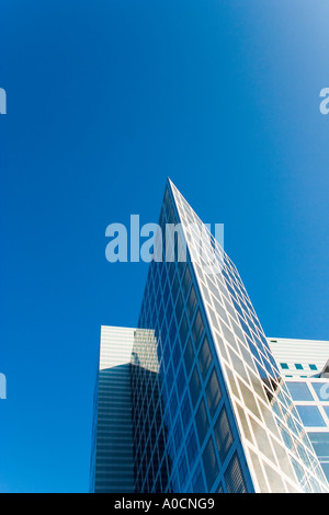 Torreggiante edificio per uffici Foto Stock