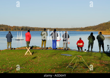 Il modello yacht racing, filby ampia, Norfolk, Inghilterra Foto Stock