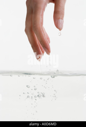 Lato acqua toccante Foto Stock