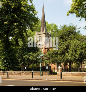 Santa Maria della vecchia chiesa in Stoke Newington Church street a nord di Londra Inghilterra REGNO UNITO Foto Stock