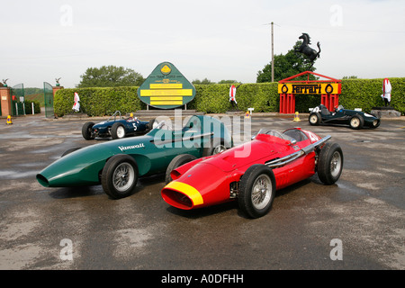 Masarati & Vanwall Formula 1 vetture da corsa a Mallory Park, Leicestershire. Foto Stock