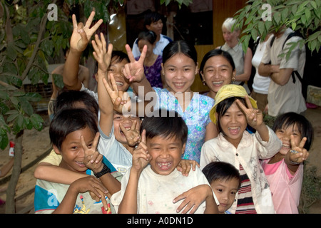 Il Vietnam Delta del Mekong Cu Lao Ongs ho Tiger gruppo di isolette di bimbi felici Foto Stock